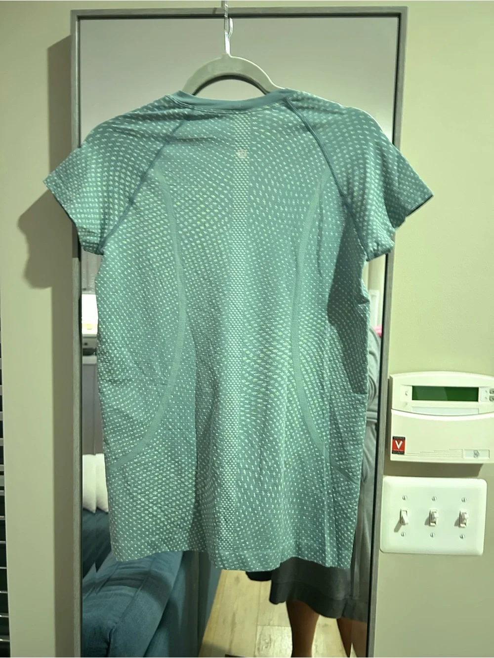 lululemon athletica Short Sleeve Athletic Tee in Slate Blue-Green Size 10